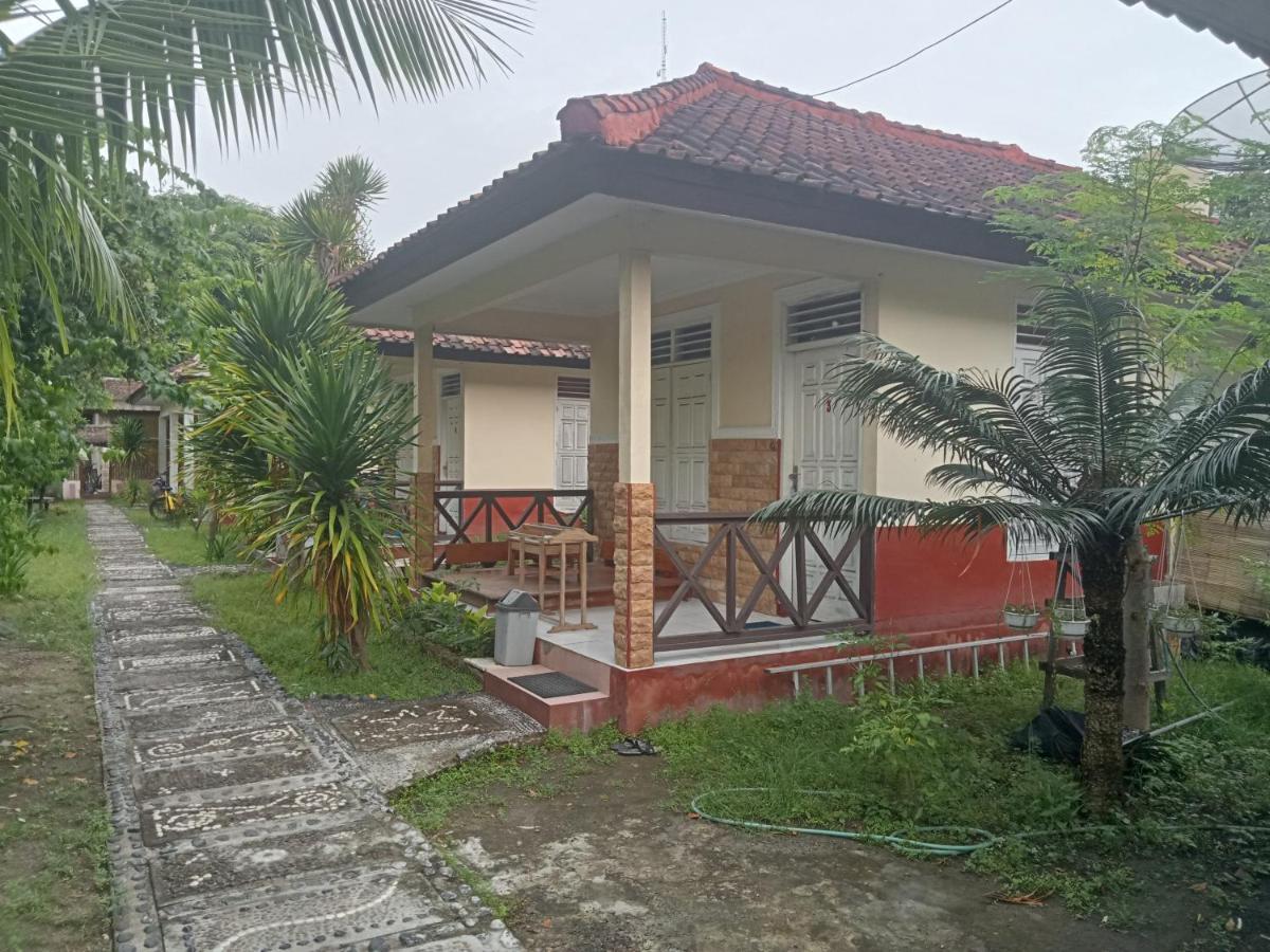 Funny Homestay 2 Gili Trawangan Exterior photo
