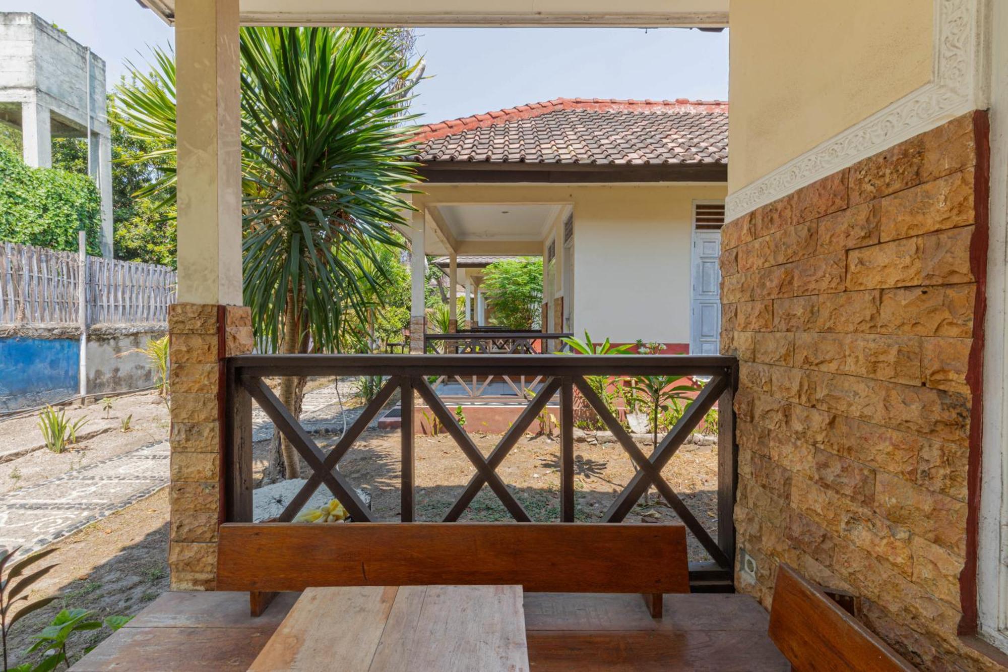 Funny Homestay 2 Gili Trawangan Exterior photo